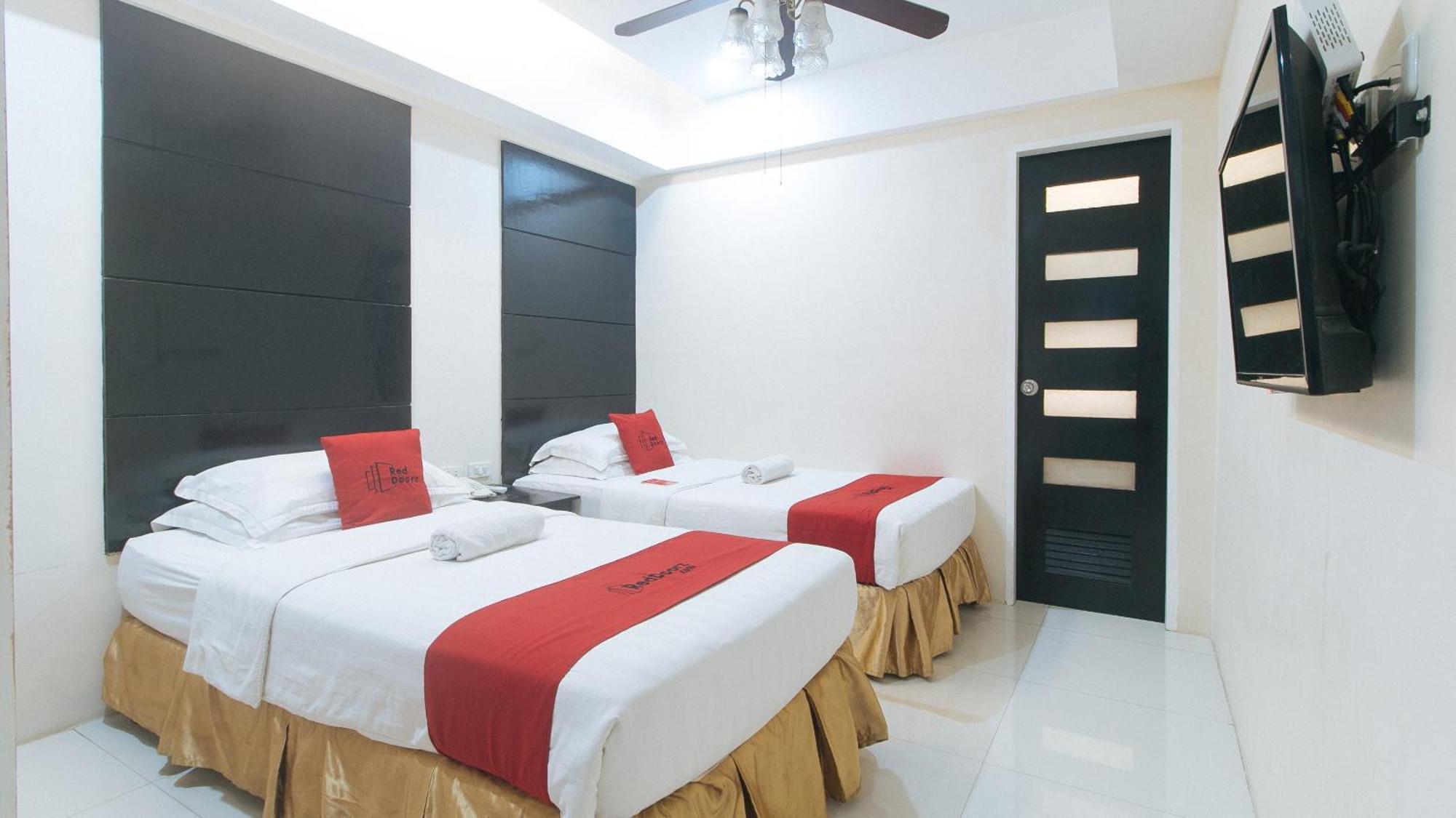 Reddoorz At Grand Apartelle Hernan Cortes Cebu Hotel Eksteriør billede