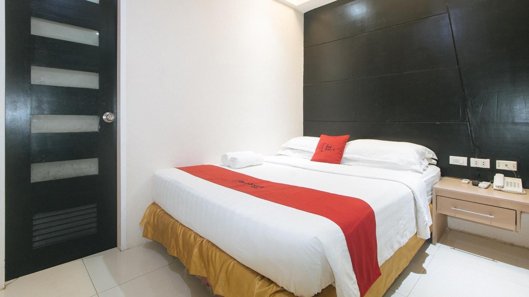 Reddoorz At Grand Apartelle Hernan Cortes Cebu Hotel Eksteriør billede